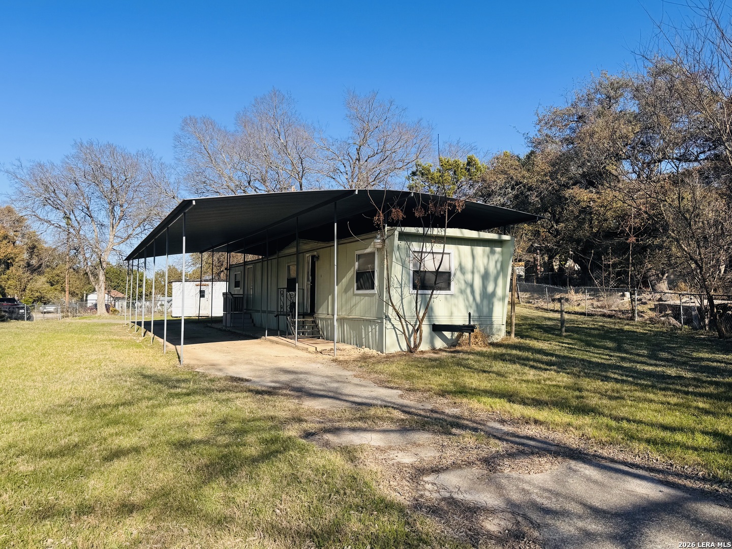 Photo 1 of 25 — 427 Spanish Oak, Canyon Lake, TX 78133