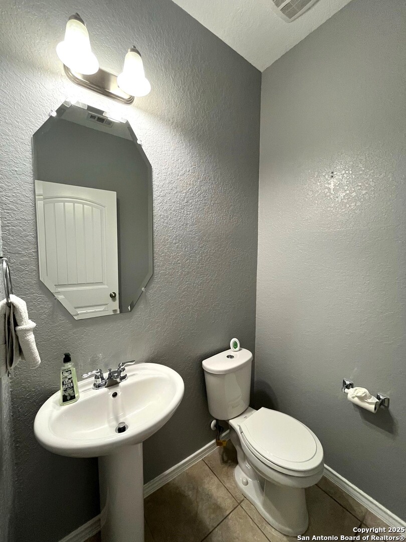 Converse, Texas 78109, United States, 4 Bedrooms Bedrooms, ,4 BathroomsBathrooms,Residential,Active,192943