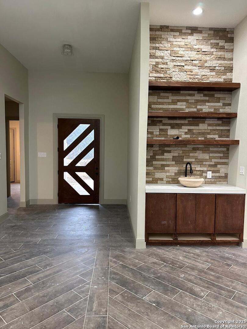 6118 Tanglewood Trail