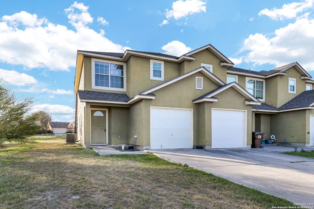 Photo of 10023 VASSO VW 1 #1, Converse, TX 78109 (MLS # 1954497)