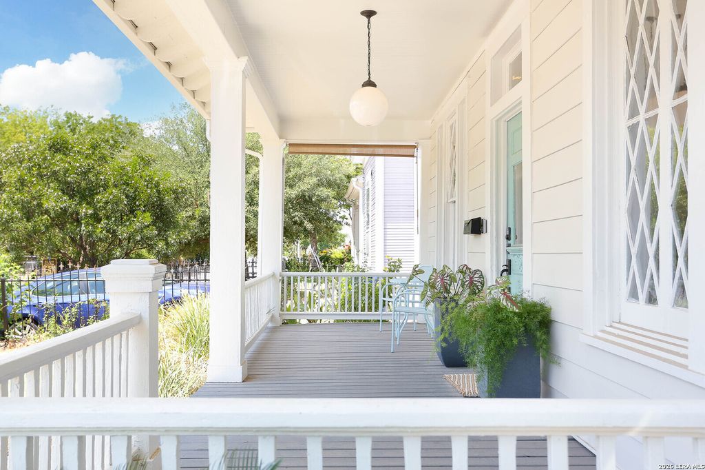 Photo of 227 Florida St, San Antonio, TX 78210 (MLS # 1937374)