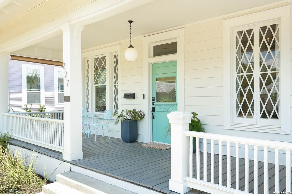 Photo of 227 Florida St, San Antonio, TX 78210 (MLS # 1937374)