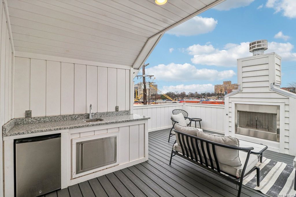 Photo of 311 E Evergreen #1, San Antonio, TX 78212 (MLS # 1942729)