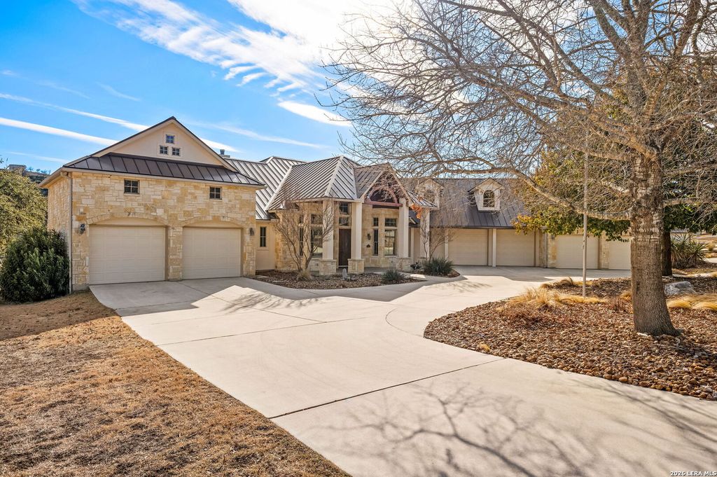 Photo of 331 Wild Turkey Blvd, Boerne, TX 78006 (MLS # 1941388)