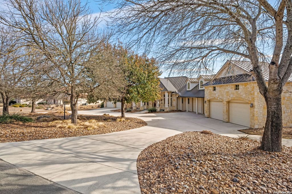Photo of 331 Wild Turkey Blvd, Boerne, TX 78006 (MLS # 1941388)