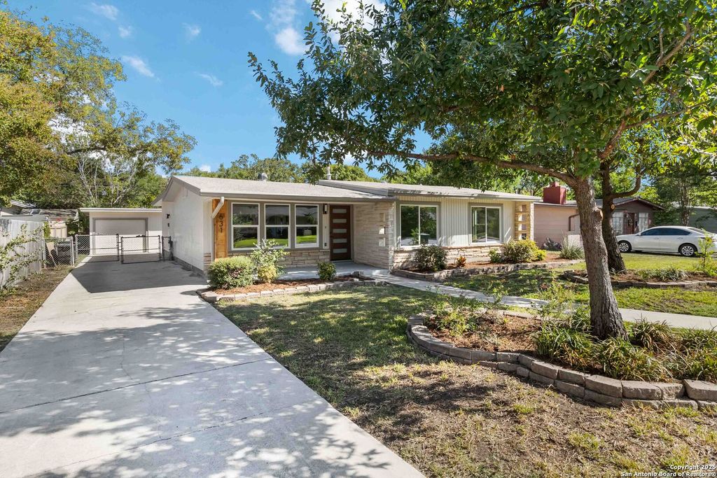 Photo of 631 Robinhood, San Antonio, TX 78209 (MLS # 1910730)