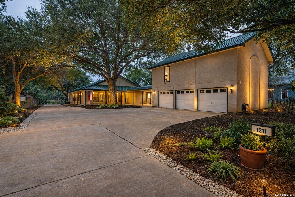 Photo of 1211 Alamo, Castroville, TX 78009 (MLS # 1944178)
