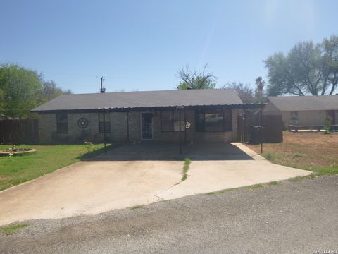 2820 County Road 1129 Pearsall TX 78061