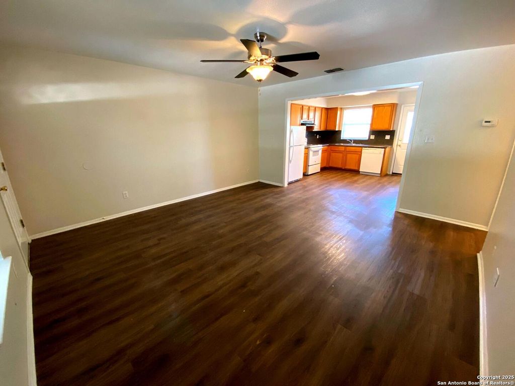 Photo of 126 S Mansfield St B #B, Pleasanton, TX 78064 (MLS # 1898673)