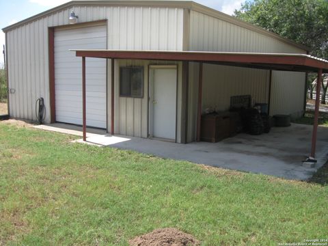 A home in Atascosa