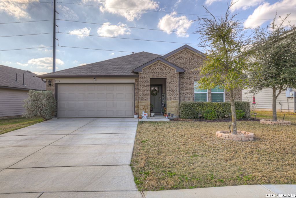 Photo of 1316 Parkwood, Seguin, TX 78155 (MLS # 1946894)