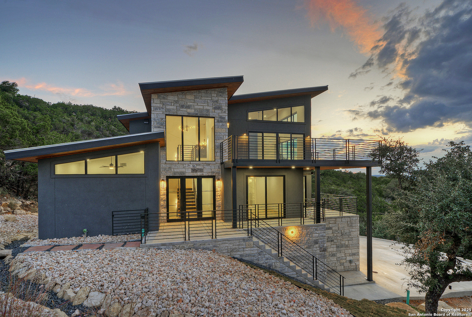 585 Highland Terrace