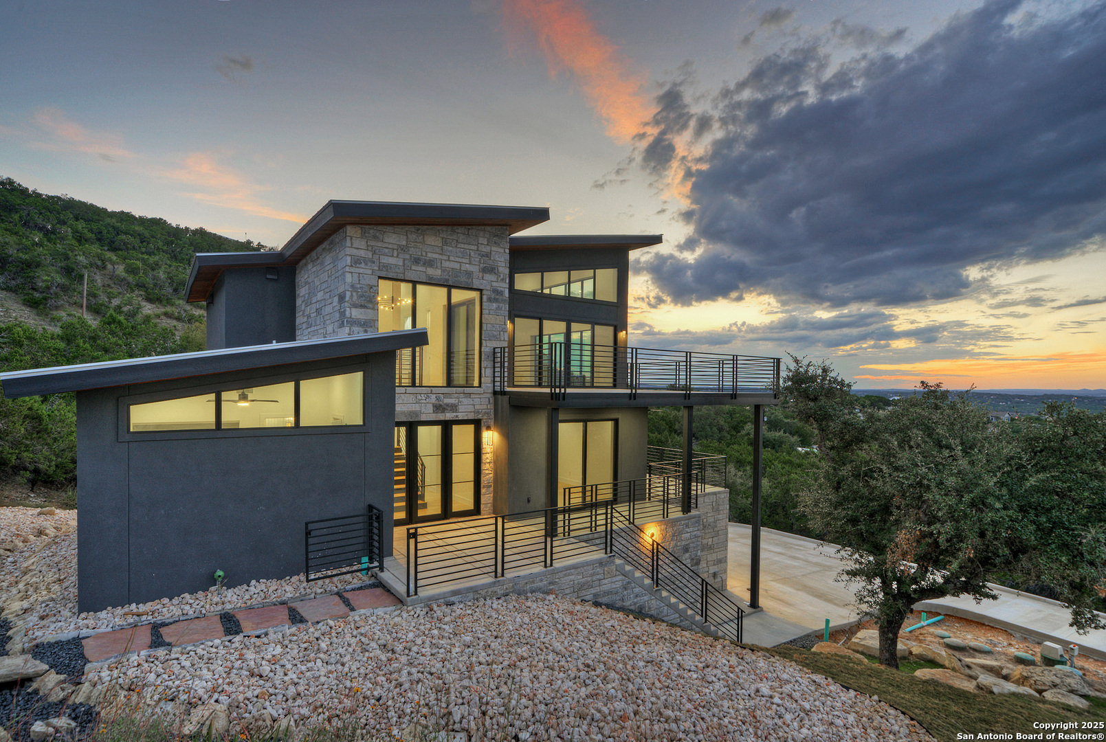 585 Highland Terrace