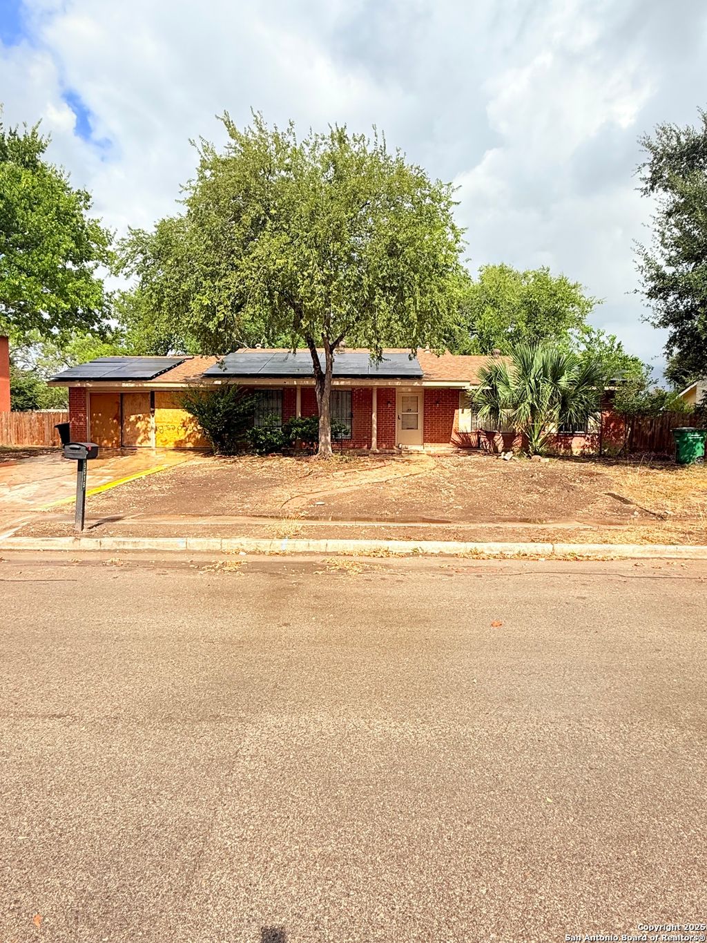 Photo of 5515 Castle Knight, San Antonio, TX 78218 (MLS # 1918344)