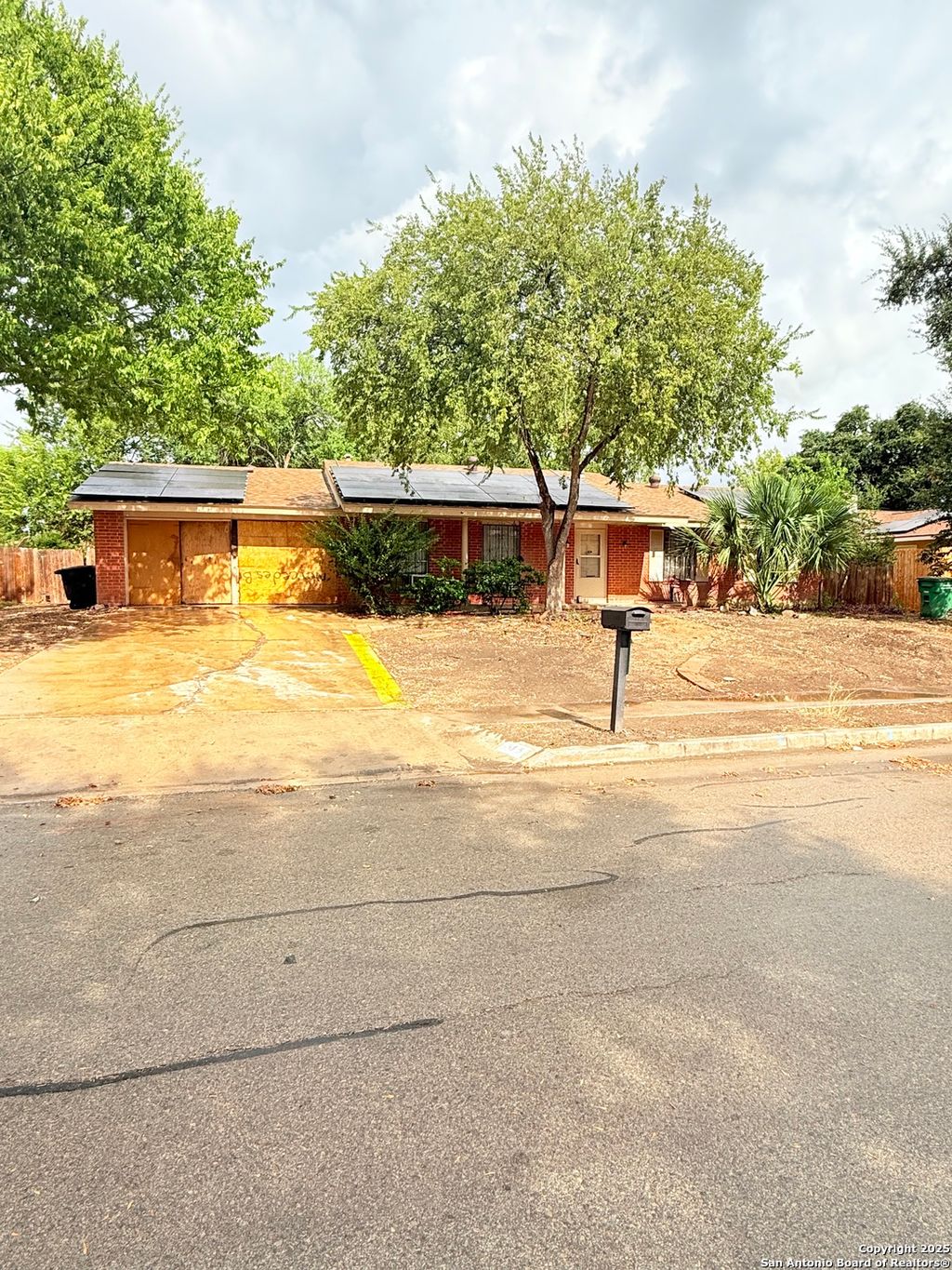 Photo of 5515 Castle Knight, San Antonio, TX 78218 (MLS # 1918344)
