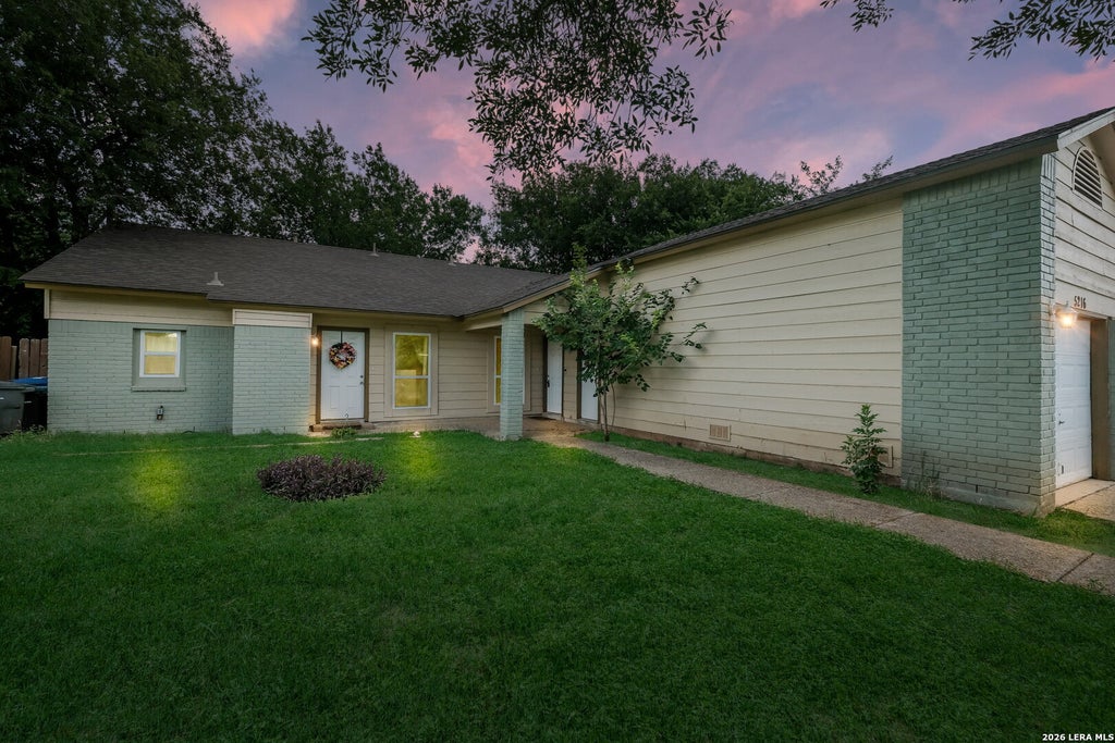 Photo of 5214 MEADOW RISE ST, San Antonio, TX 78250 (MLS # 2012115)