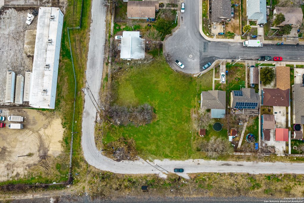 Photo of 474 ANGELA ST, San Antonio, TX 78207 (MLS # 1747843)