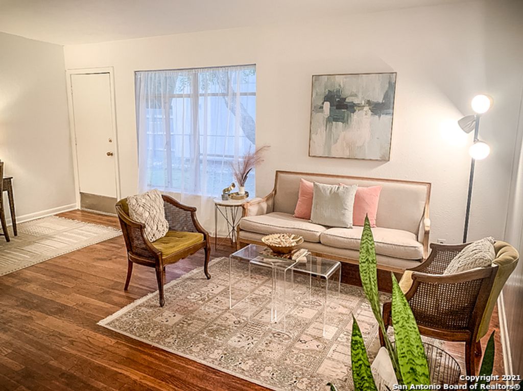 Photo of 902 CHEVY CHASE DR 904 #904, San Antonio, TX 78209 (MLS # 1958976)