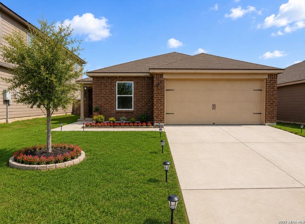 Photo of 15018 SILVER TREE CV, Von Ormy, TX 78073 (MLS # 2007428)