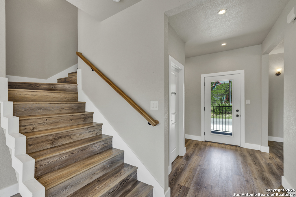 1216 Canyon Lake