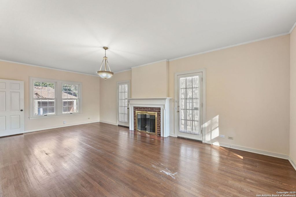 Photo of 231 Belvidere, Olmos Park, TX 78212 (MLS # 1928412)