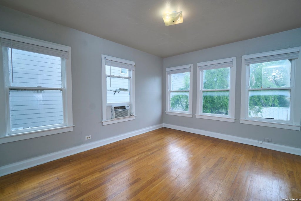 Photo of 218 CLAREMONT AVE 4 #4, San Antonio, TX 78209 (MLS # 1973079)