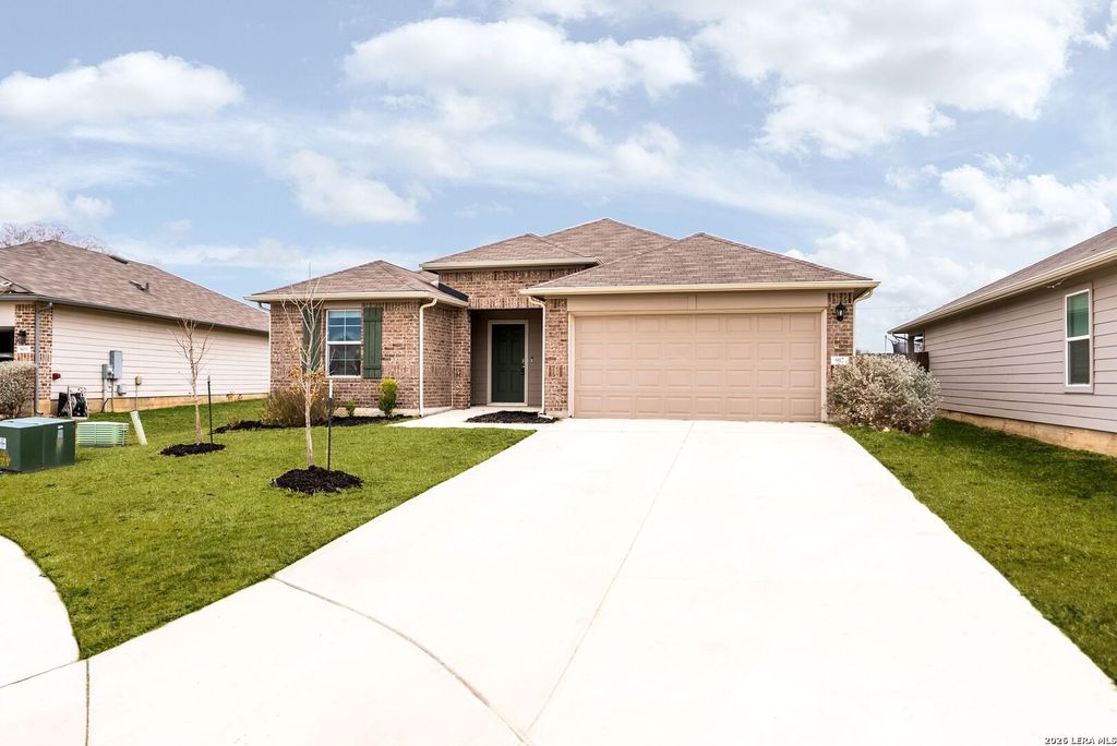 Photo of 917 Chachalaca, Seguin, TX 78155 (MLS # 1936489)