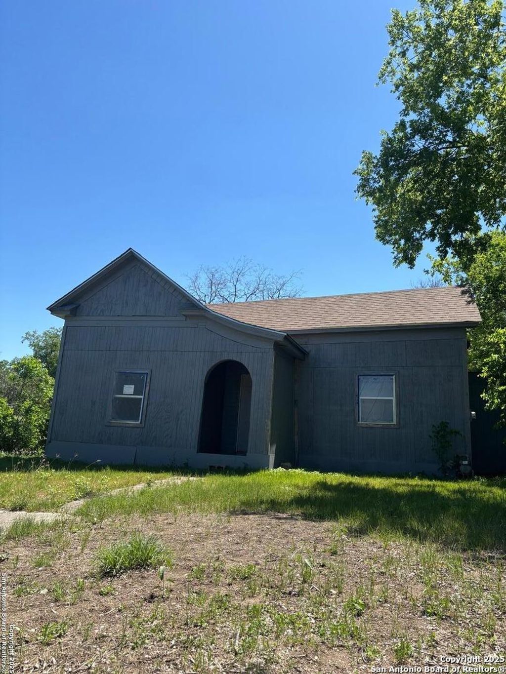 Photo of 230 CHICKERING AVE, San Antonio, TX 78210 (MLS # 1939374)