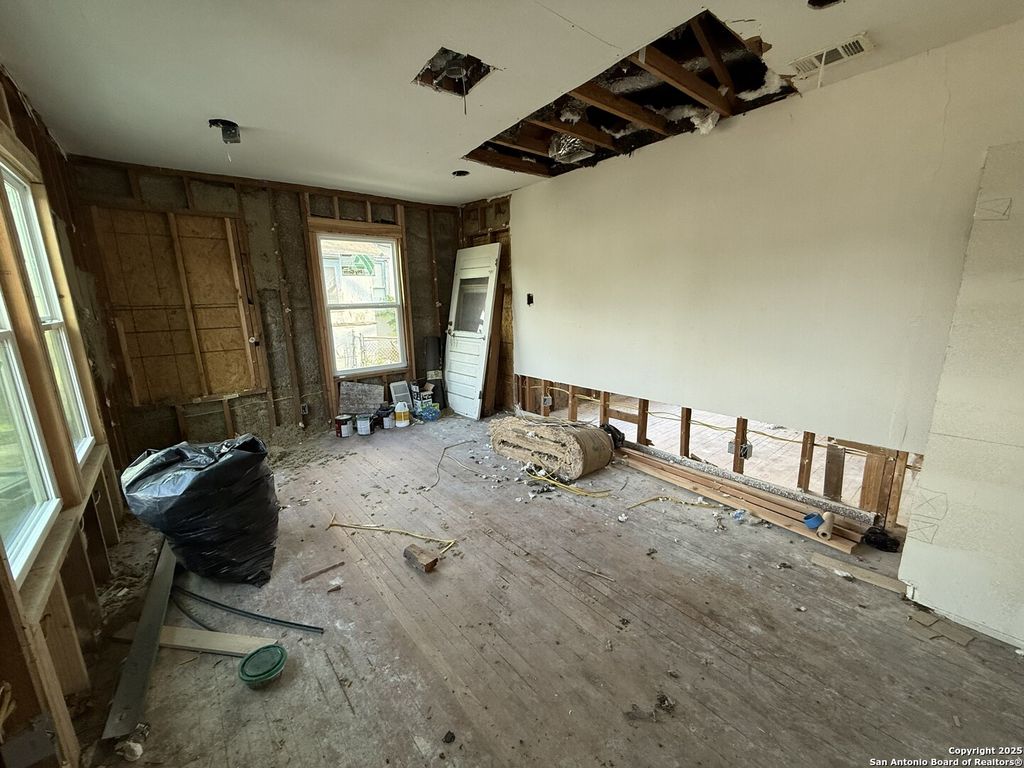 Photo of 934 Schley, San Antonio, TX 78210 (MLS # 1924575)