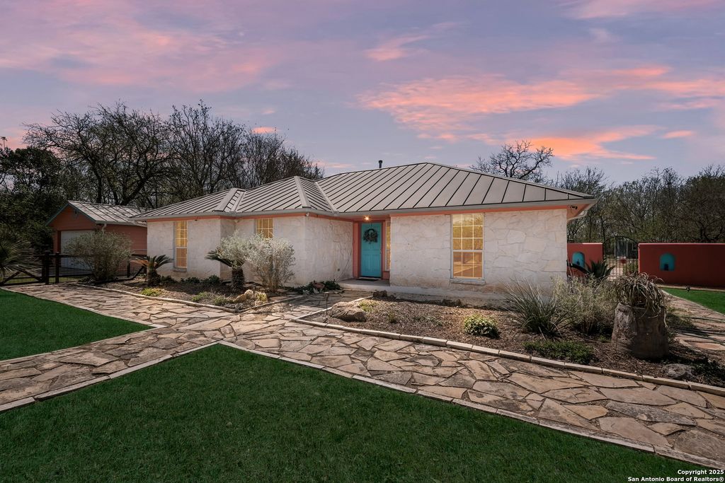 Photo of 1438 N Napier Ave, San Antonio, TX 78214 (MLS # 1851497)