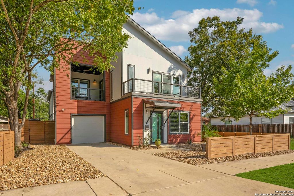 Photo of 1417 E Crockett, San Antonio, TX 78202 (MLS # 1917892)