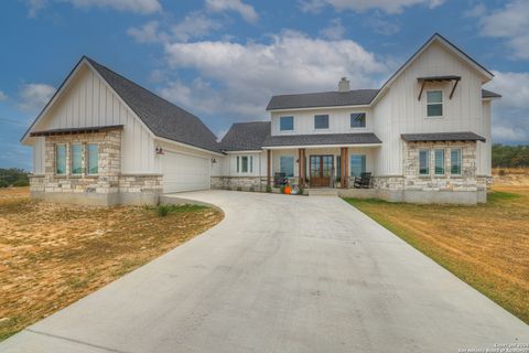 A home in Blanco