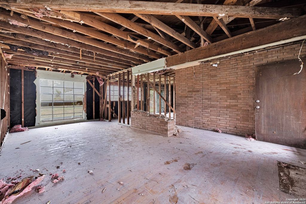 Photo of 315 Blue Bonnet St, San Antonio, TX 78202 (MLS # 1921740)