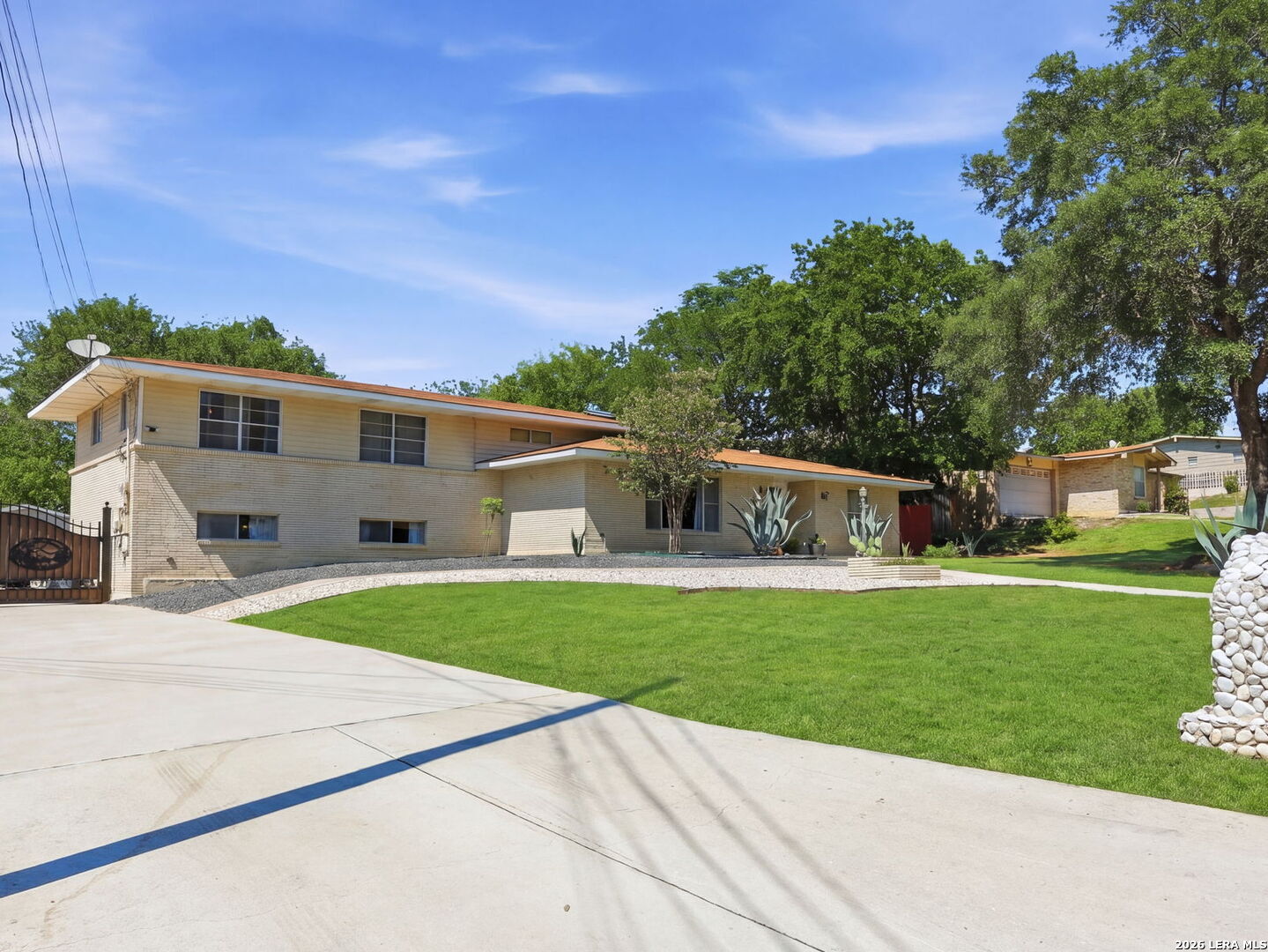 109 ATWATER DR