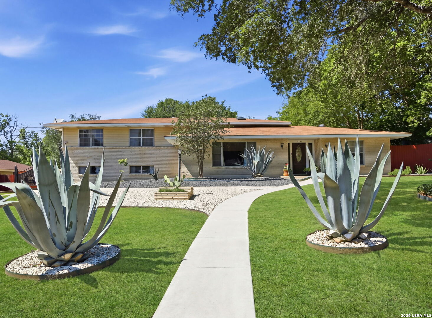 109 ATWATER DR