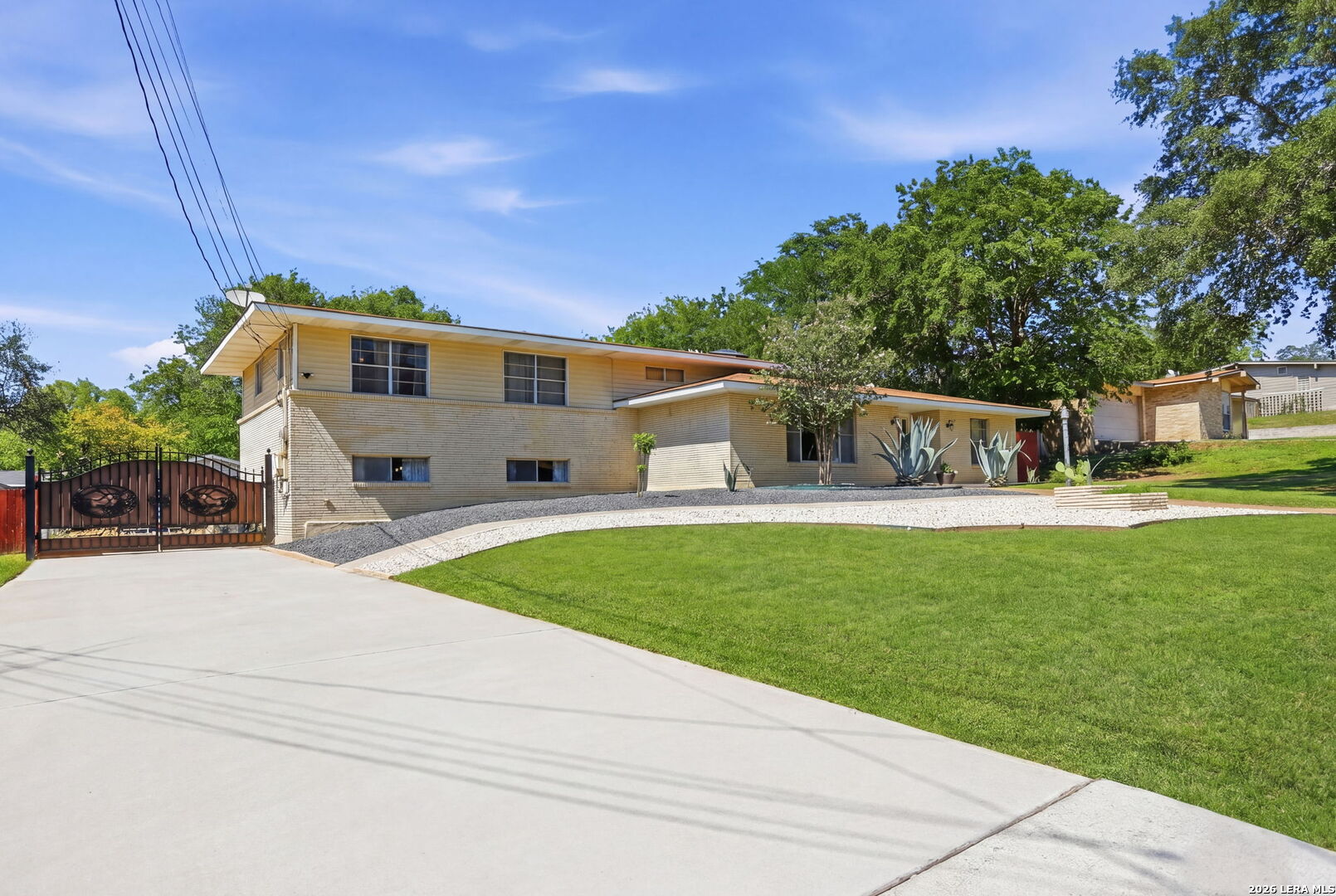 109 ATWATER DR