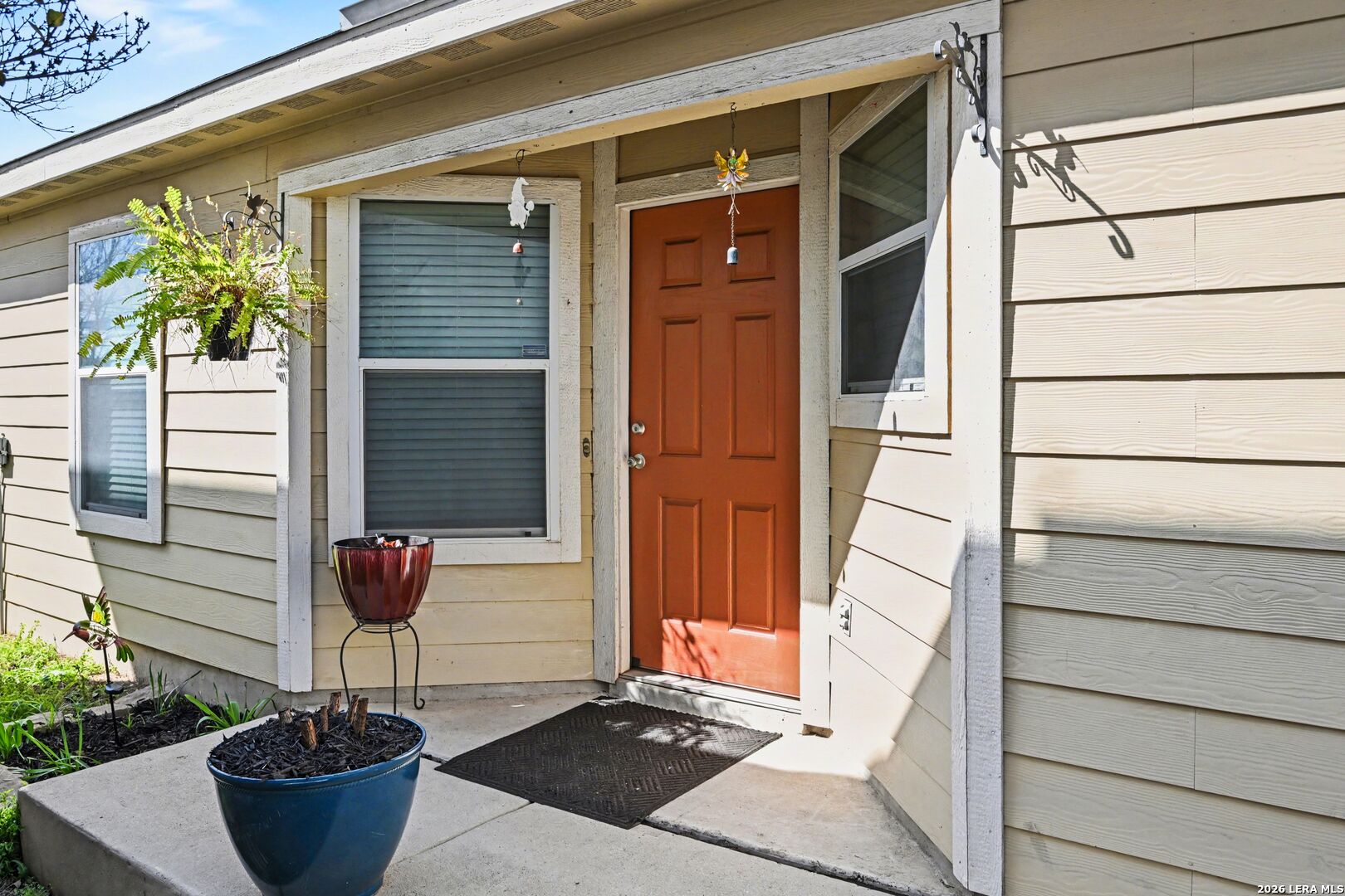 Search 3518 York Crst