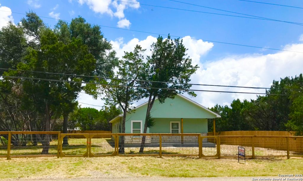 Photo of 1416 Skyline Hills, Canyon Lake, TX 78133 (MLS # 1887771)