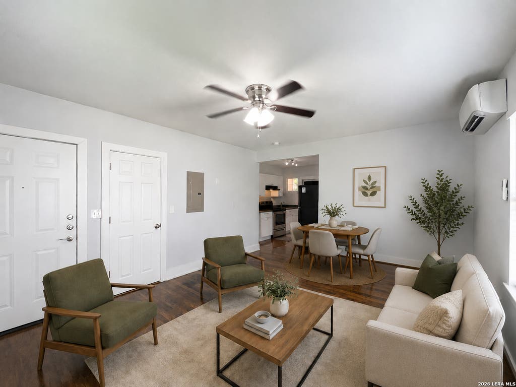Photo of 1020 W French Place 2 #2, San Antonio, TX 78212 (MLS # 2003548)