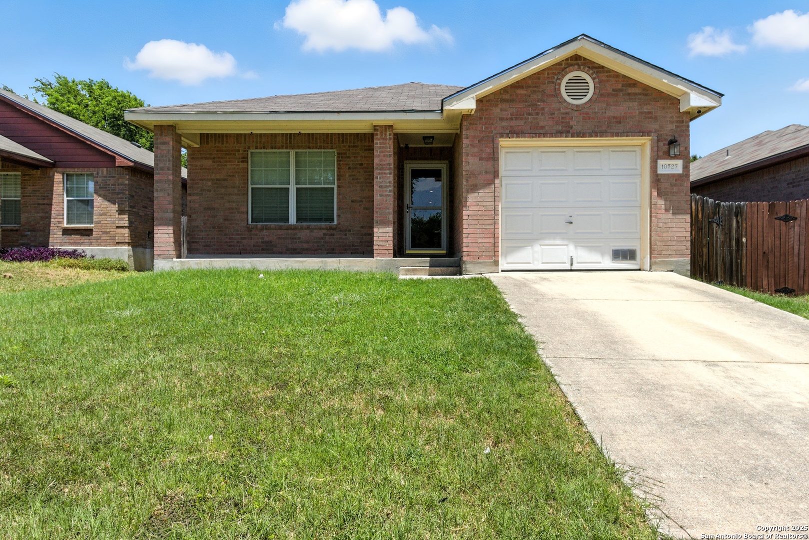 10727 Shaencrossing