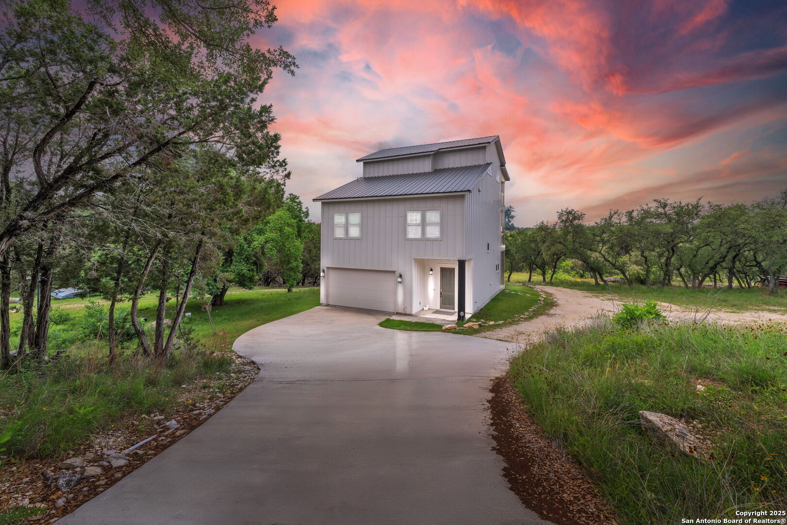 2488 Waterfront Park Dr