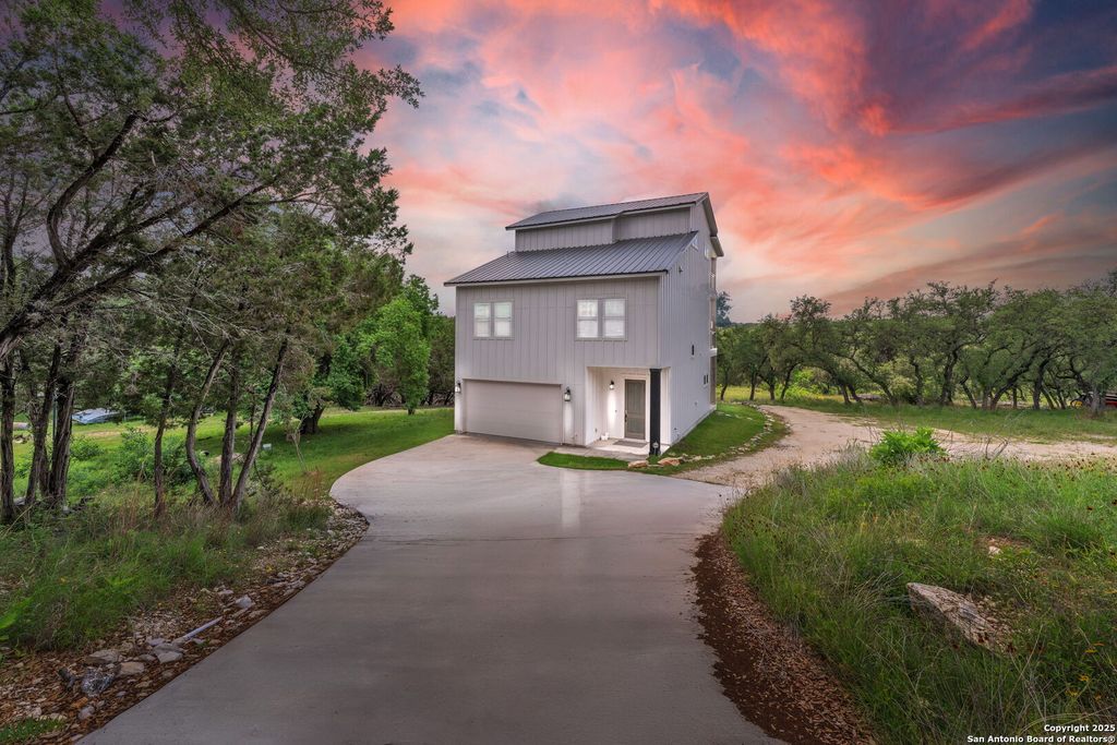 Photo of 2488 Waterfront Park Dr, Canyon Lake, TX 78133 (MLS # 1866585)