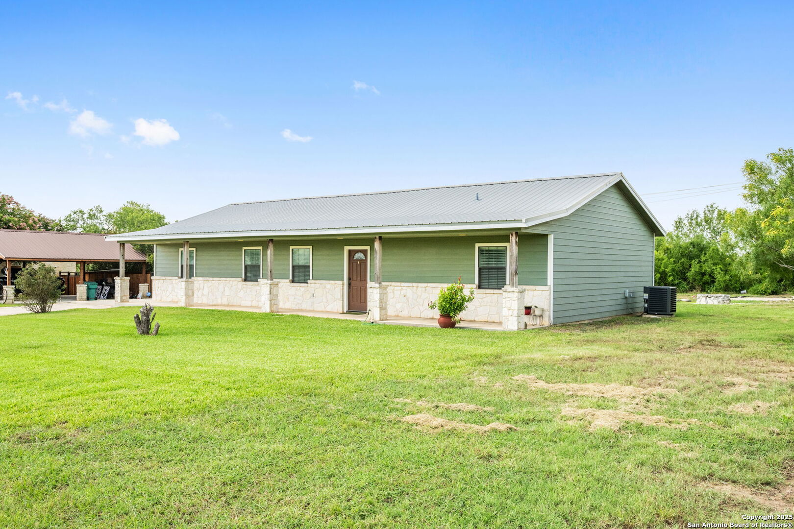 208 Bryan