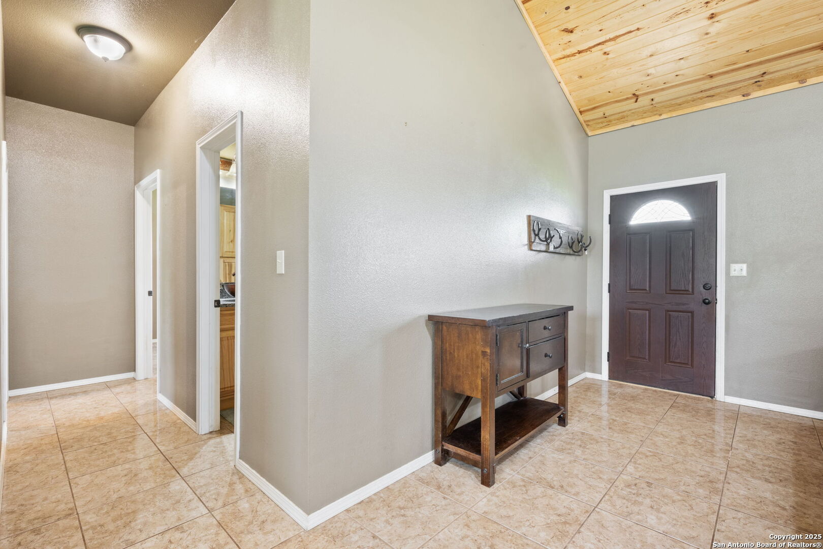 208 Bryan
