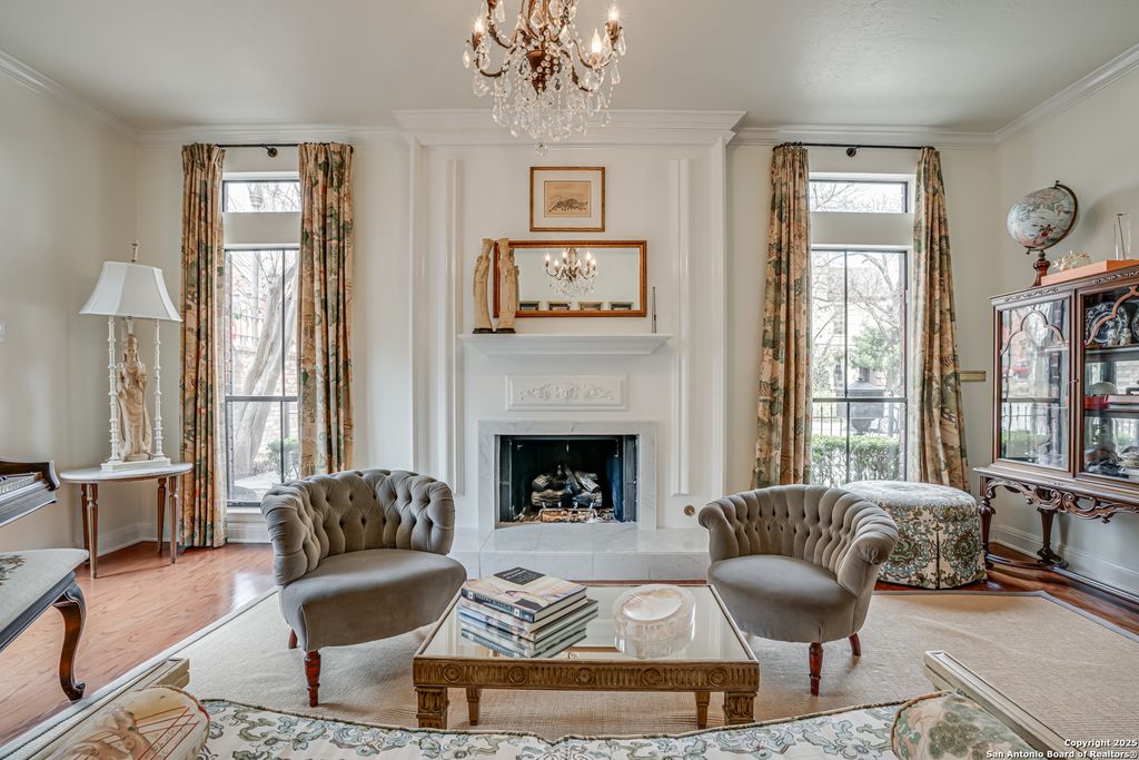 listing image 0