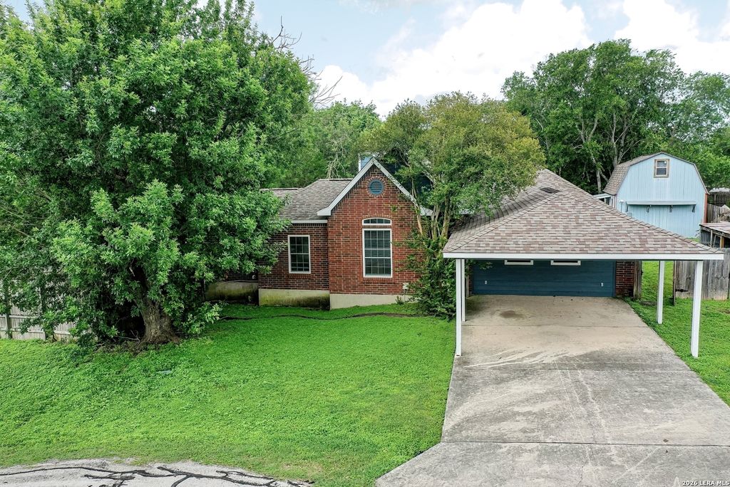 Photo of 105 SKY COUNTRY DR, New Braunfels, TX 78132 (MLS # 1991772)