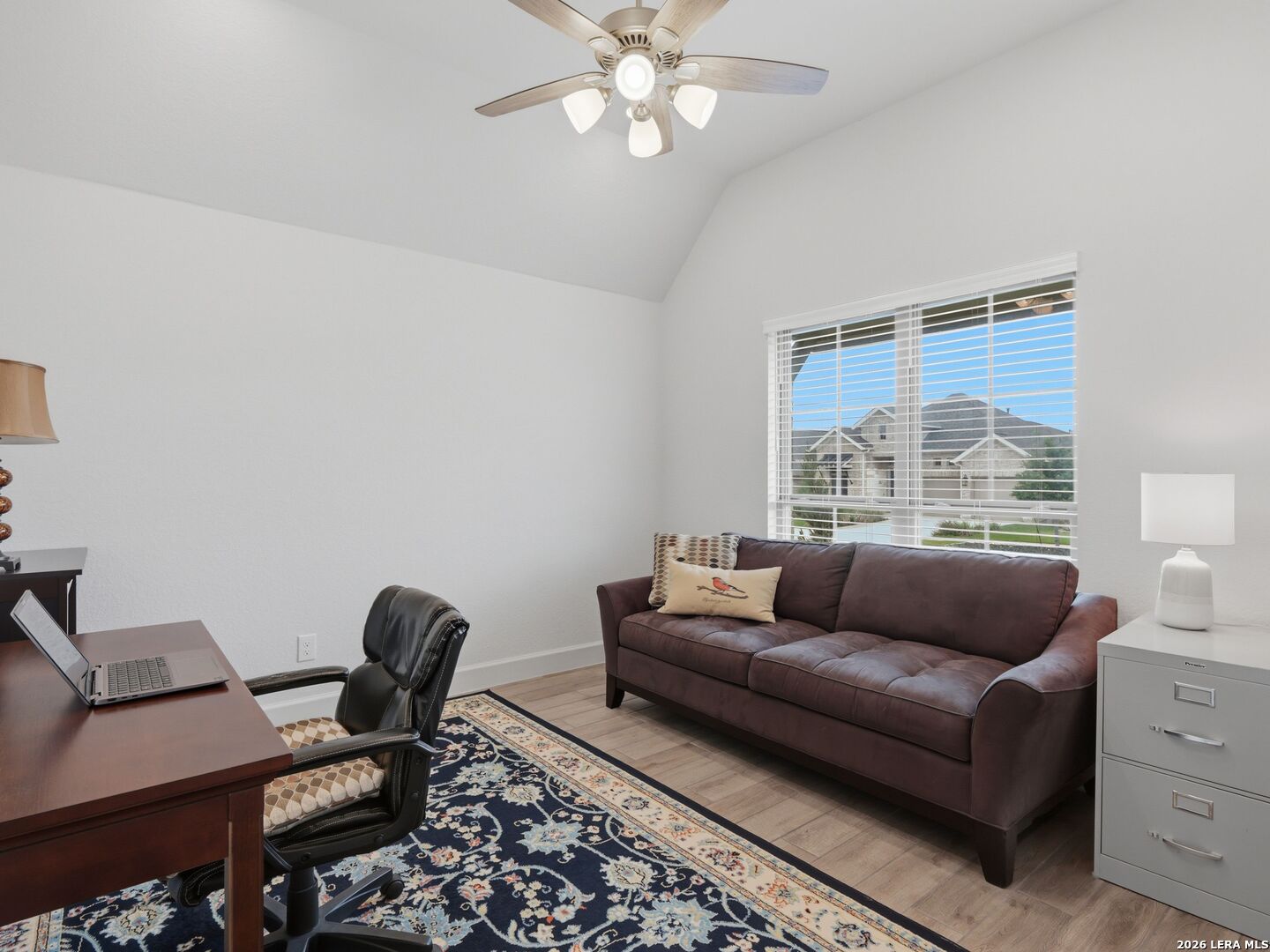 1833 LUNA ST