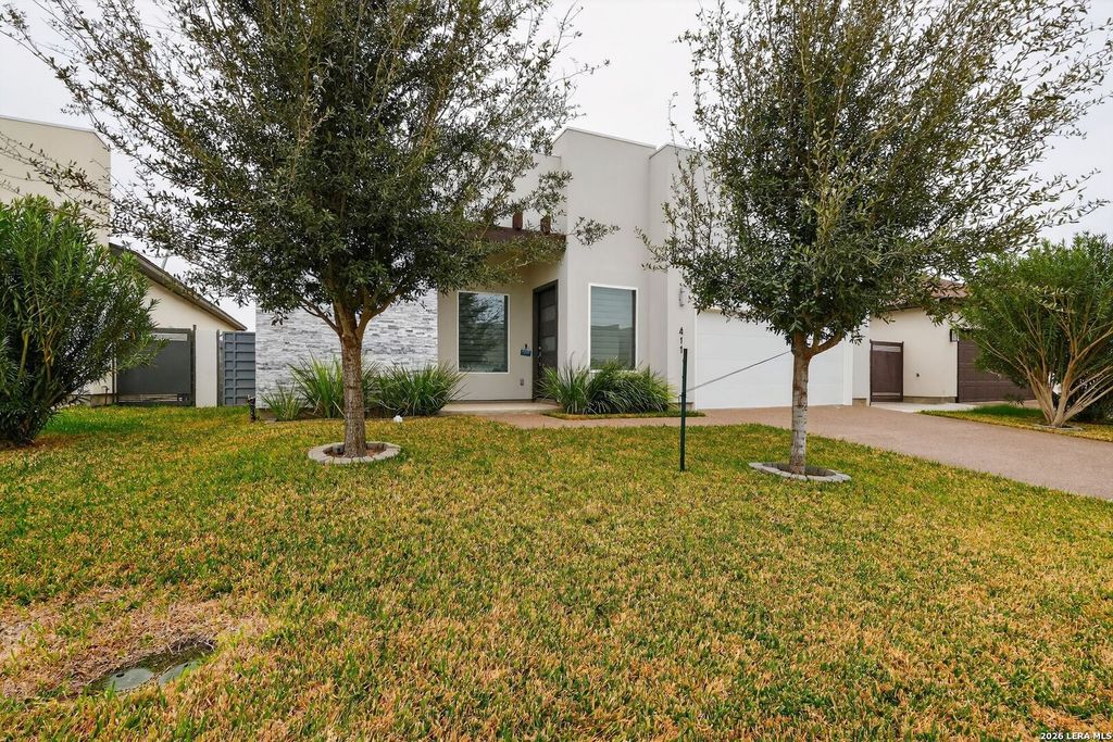 Photo of 411 John Irving, Laredo, TX 78041 (MLS # 1943962)