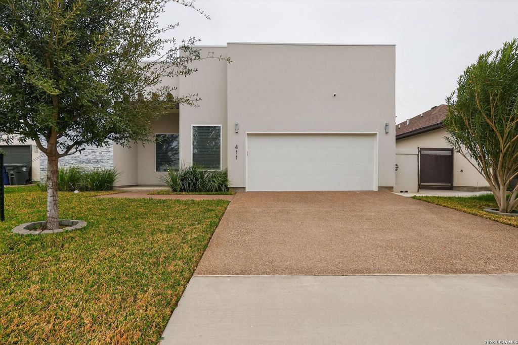Photo of 411 John Irving, Laredo, TX 78041 (MLS # 1943962)