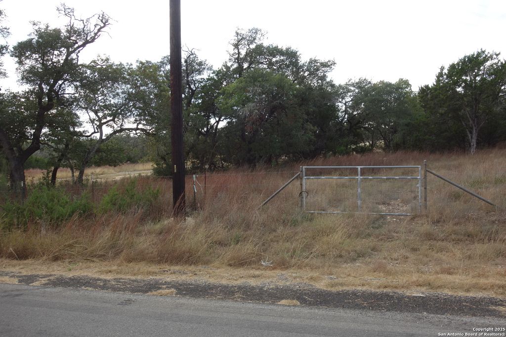 Photo of 850 Brand Rd, Bulverde, TX 78163 (MLS # 1925419)